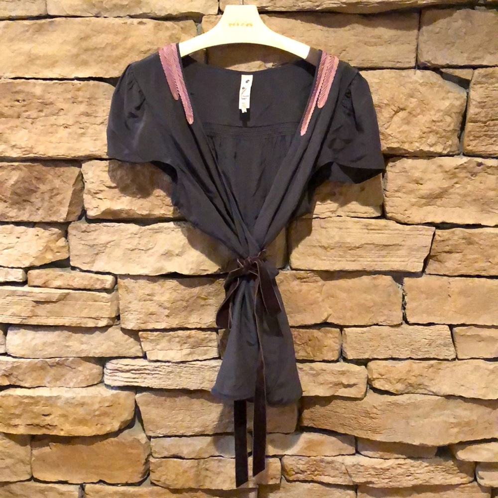 Short sleeve blouse